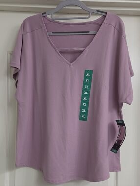 Women’s V-Neck Short Sleeve Top - Lilac